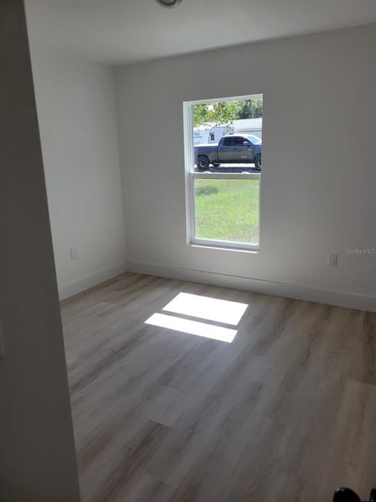 For Sale: $330,000 (4 beds, 3 baths, 1766 Square Feet)