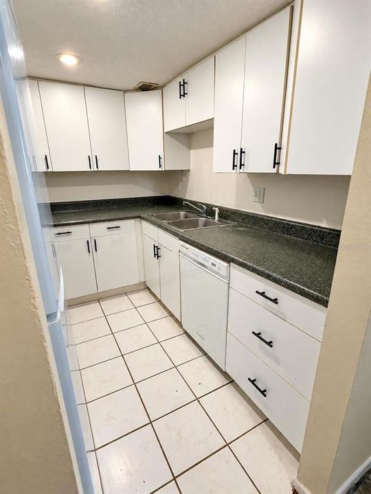 В аренду: $1,375 (2 спален, 2 ванн, 897 Квадратных фут)