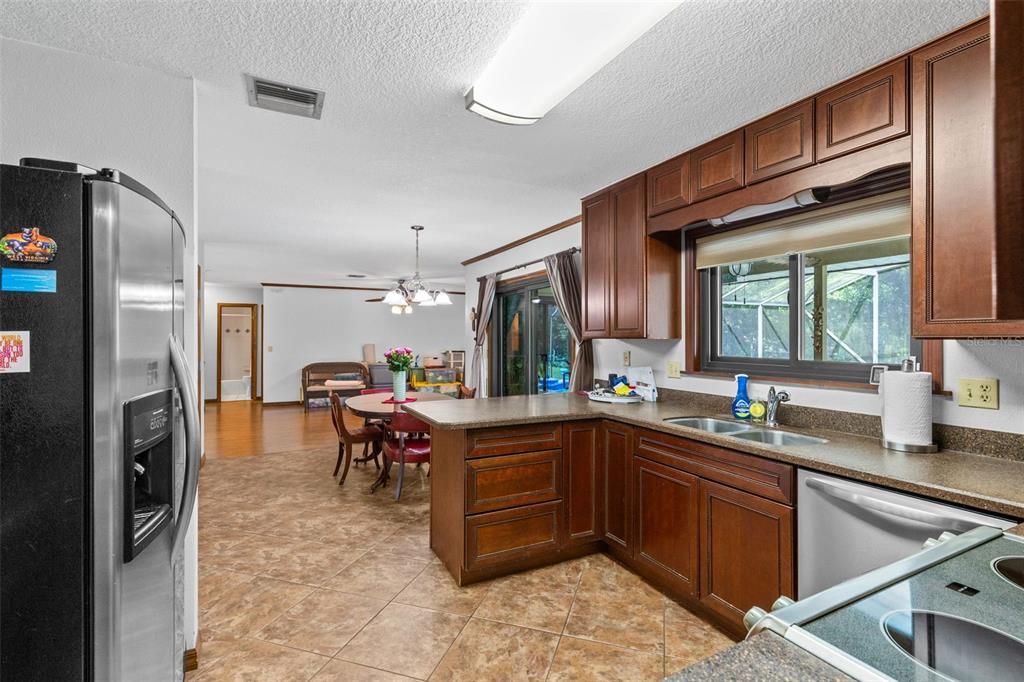 En Venta: $475,000 (3 camas, 2 baños, 2124 Pies cuadrados)