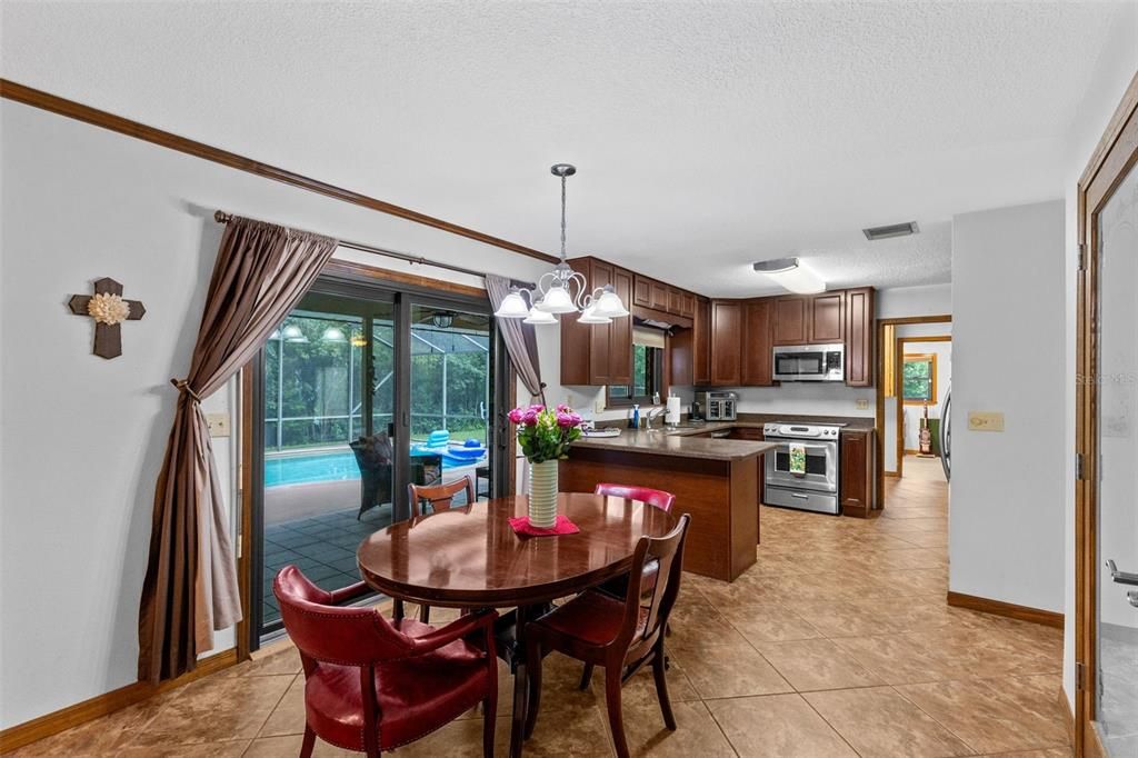 En Venta: $475,000 (3 camas, 2 baños, 2124 Pies cuadrados)