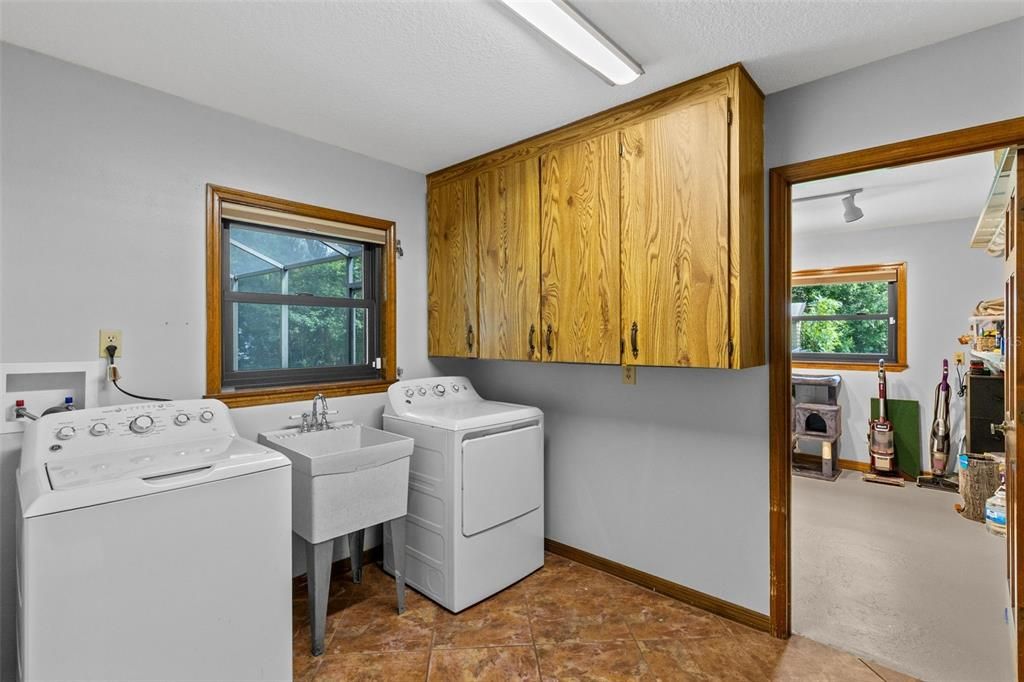 En Venta: $475,000 (3 camas, 2 baños, 2124 Pies cuadrados)
