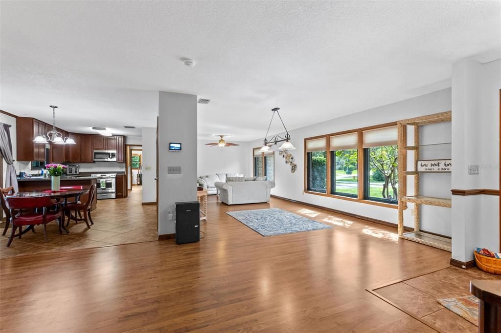 En Venta: $475,000 (3 camas, 2 baños, 2124 Pies cuadrados)