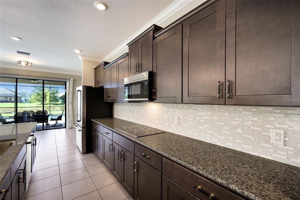 For Sale: $719,000 (4 beds, 3 baths, 2532 Square Feet)