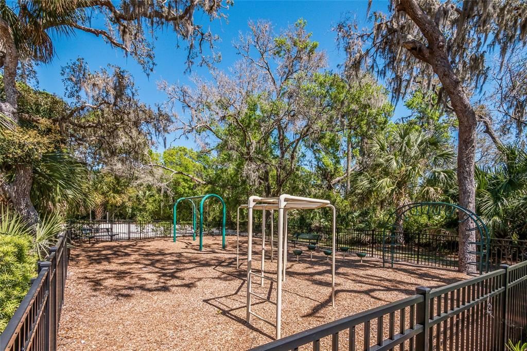 For Sale: $719,000 (4 beds, 3 baths, 2532 Square Feet)