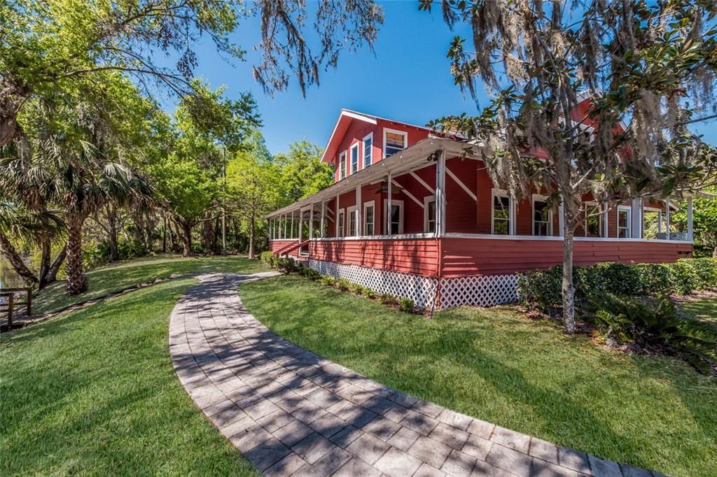 For Sale: $719,000 (4 beds, 3 baths, 2532 Square Feet)