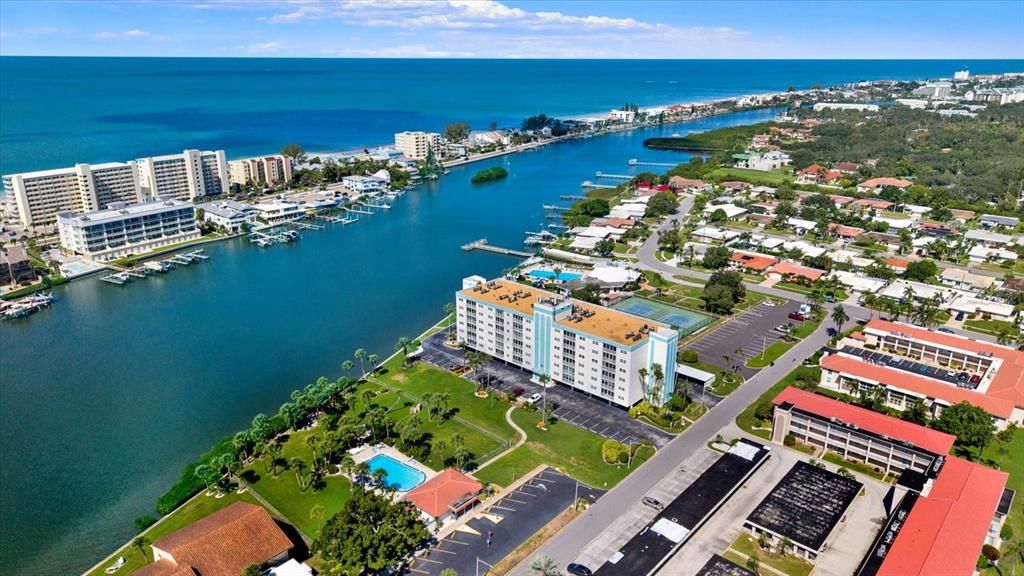 En Venta: $315,000 (2 camas, 2 baños, 1100 Pies cuadrados)