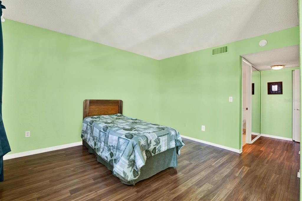 En Venta: $315,000 (2 camas, 2 baños, 1100 Pies cuadrados)