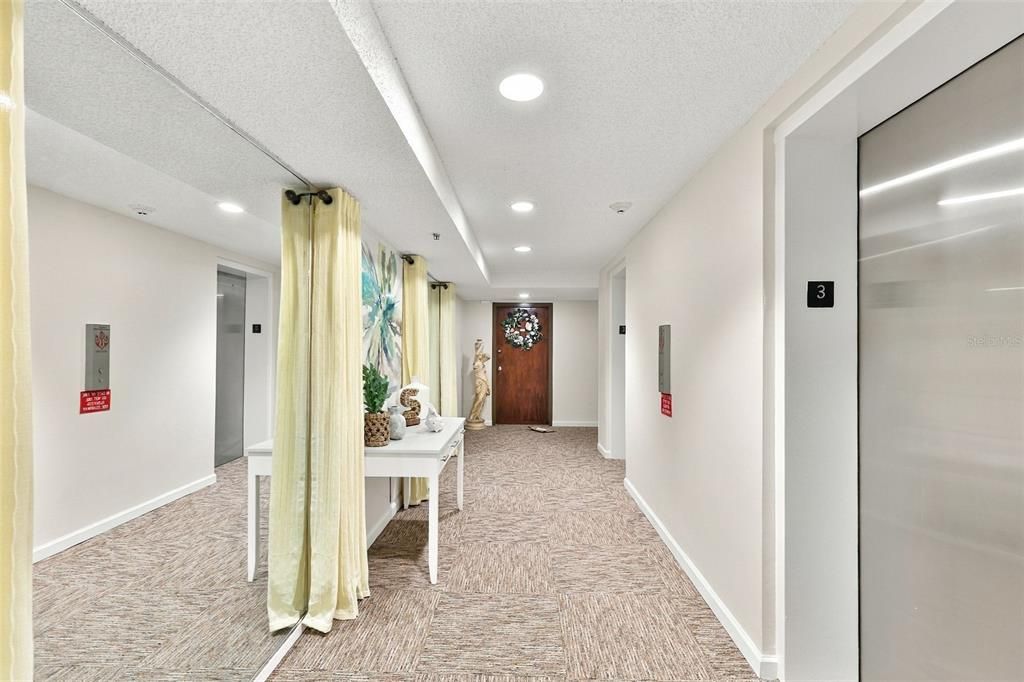 For Rent: $1,895 (1 beds, 1 baths, 825 Square Feet)