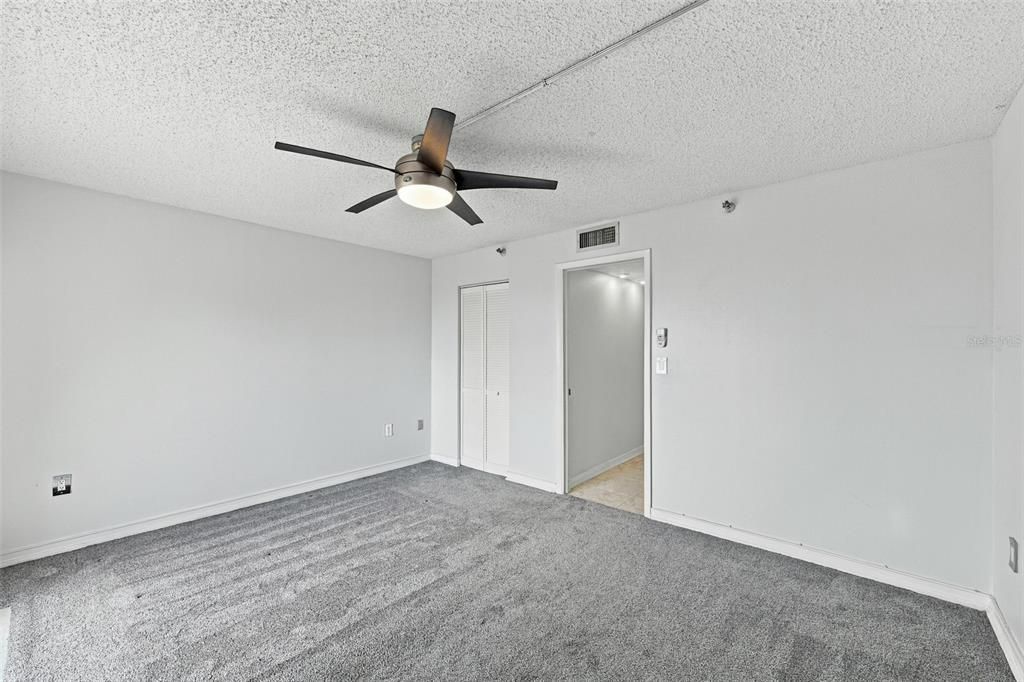 For Rent: $1,895 (1 beds, 1 baths, 825 Square Feet)