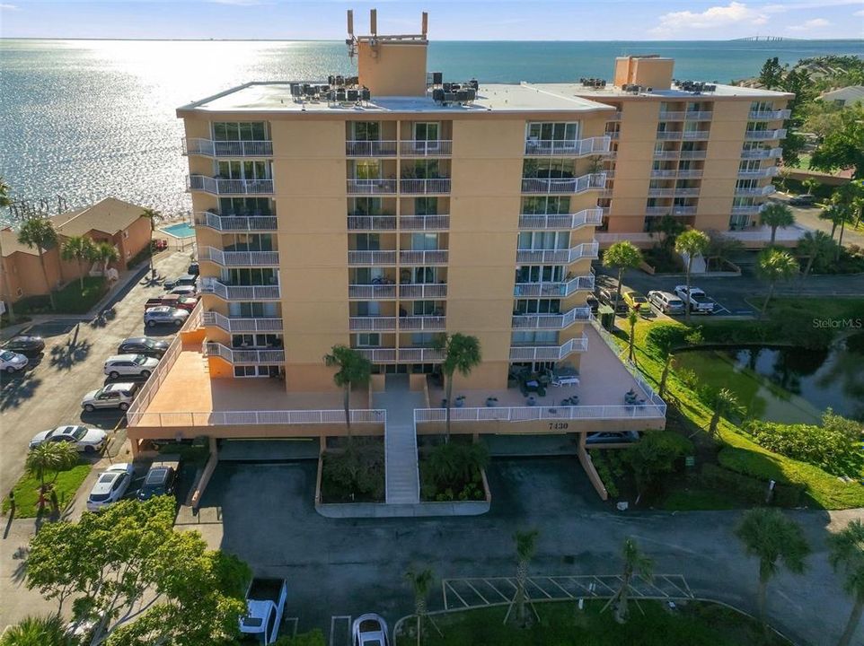 For Rent: $1,895 (1 beds, 1 baths, 825 Square Feet)