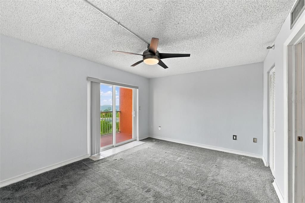 For Rent: $1,895 (1 beds, 1 baths, 825 Square Feet)