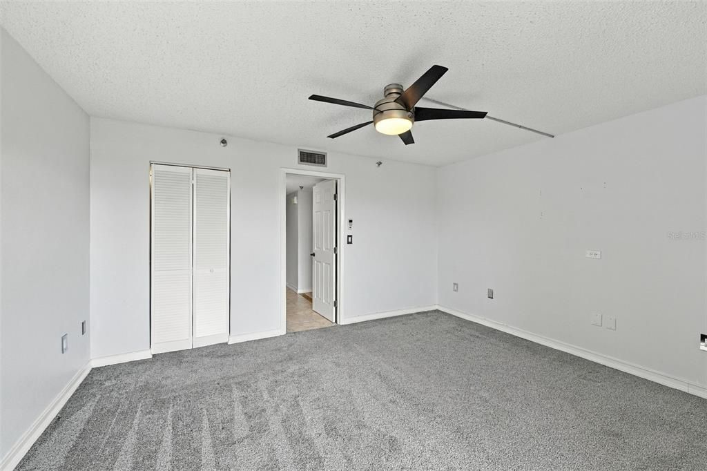 For Rent: $1,895 (1 beds, 1 baths, 825 Square Feet)