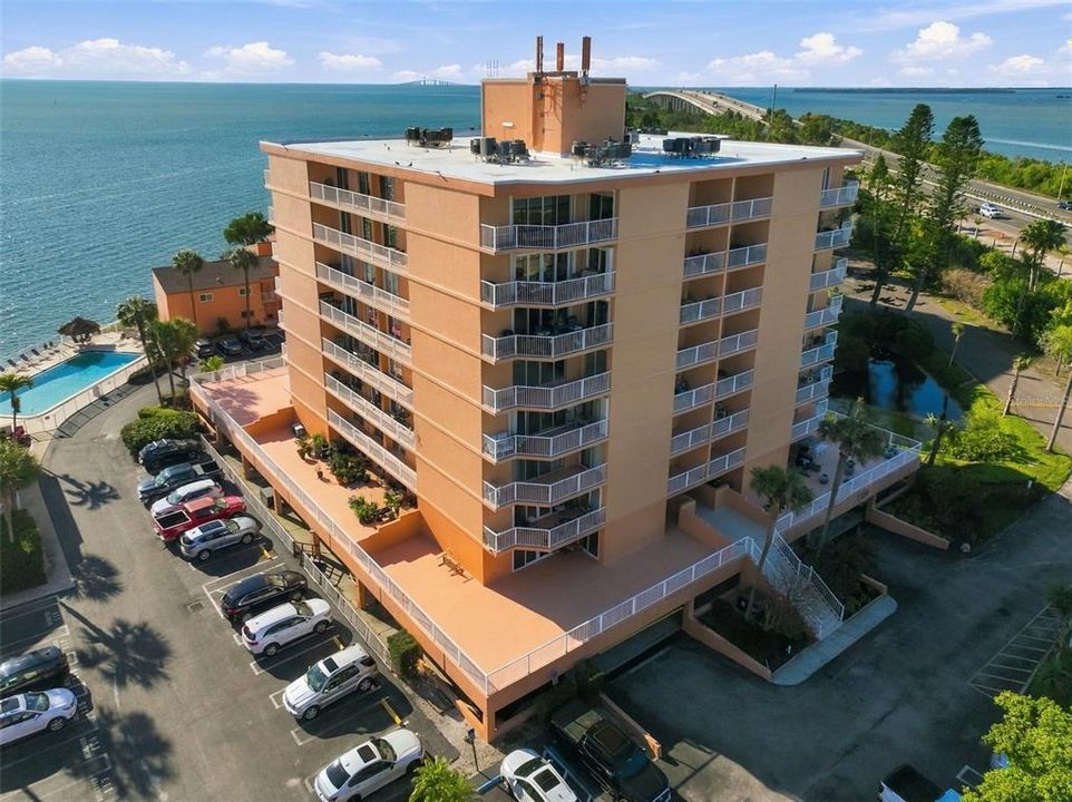 For Rent: $1,895 (1 beds, 1 baths, 825 Square Feet)