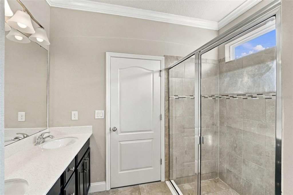 En Venta: $365,900 (3 camas, 2 baños, 2022 Pies cuadrados)