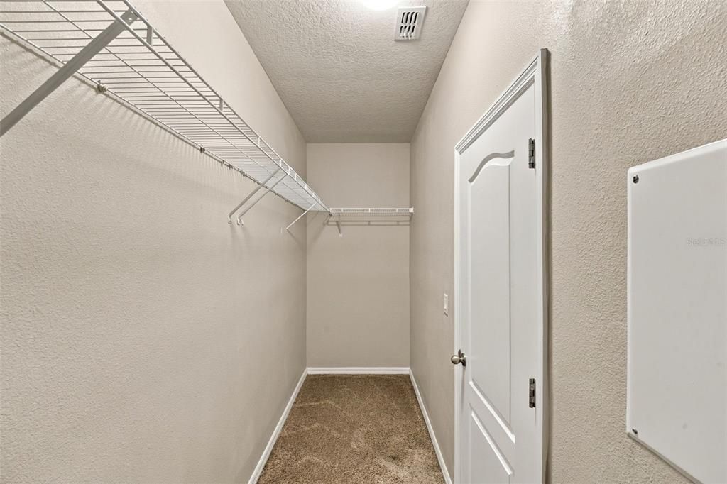 En Venta: $365,900 (3 camas, 2 baños, 2022 Pies cuadrados)