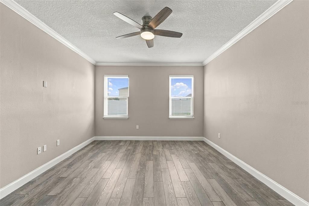 En Venta: $365,900 (3 camas, 2 baños, 2022 Pies cuadrados)