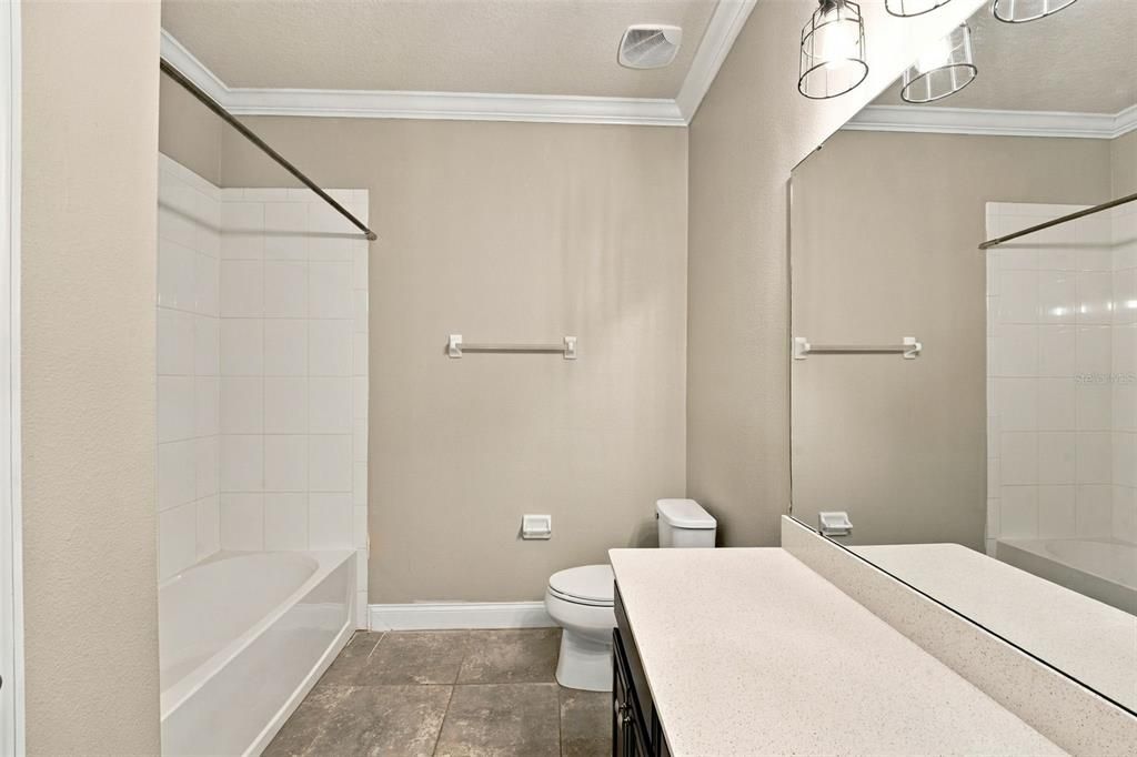 En Venta: $365,900 (3 camas, 2 baños, 2022 Pies cuadrados)