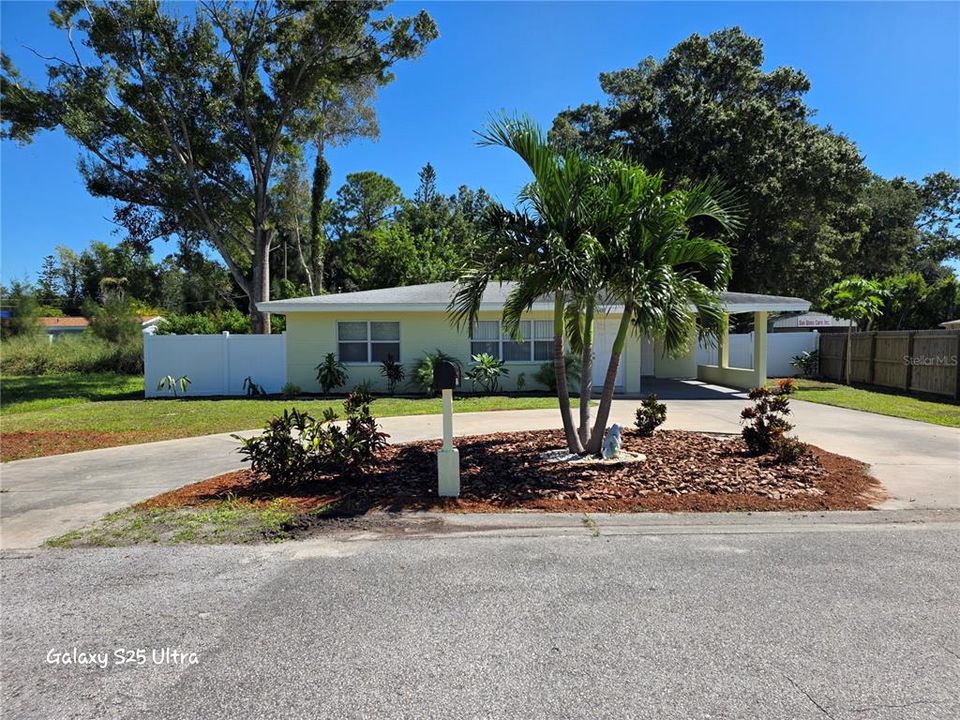 For Sale: $269,999 (3 beds, 1 baths, 1020 Square Feet)