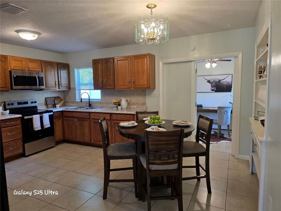 For Sale: $269,999 (3 beds, 1 baths, 1020 Square Feet)