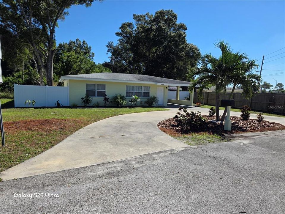 For Sale: $269,999 (3 beds, 1 baths, 1020 Square Feet)