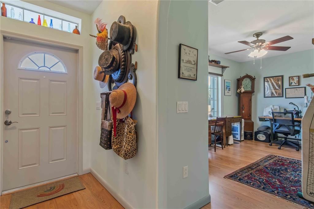 For Sale: $400,000 (3 beds, 1 baths, 1485 Square Feet)