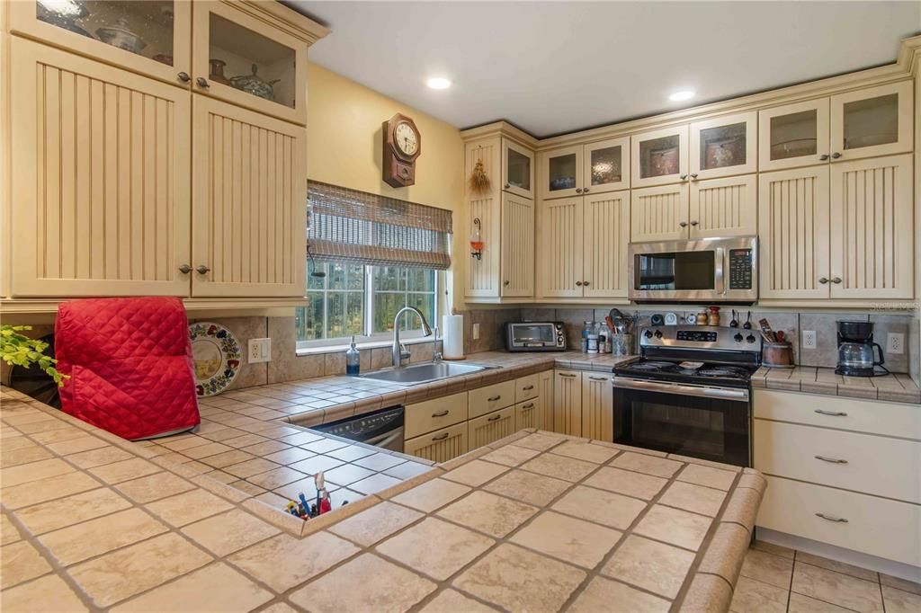 For Sale: $400,000 (3 beds, 1 baths, 1485 Square Feet)