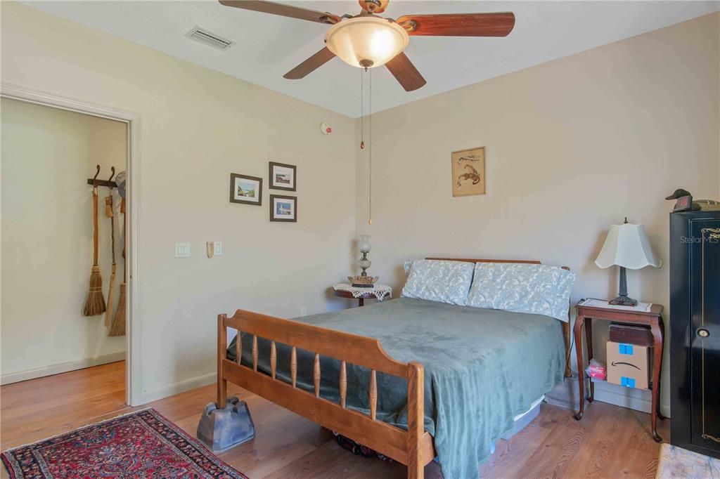 For Sale: $400,000 (3 beds, 1 baths, 1485 Square Feet)