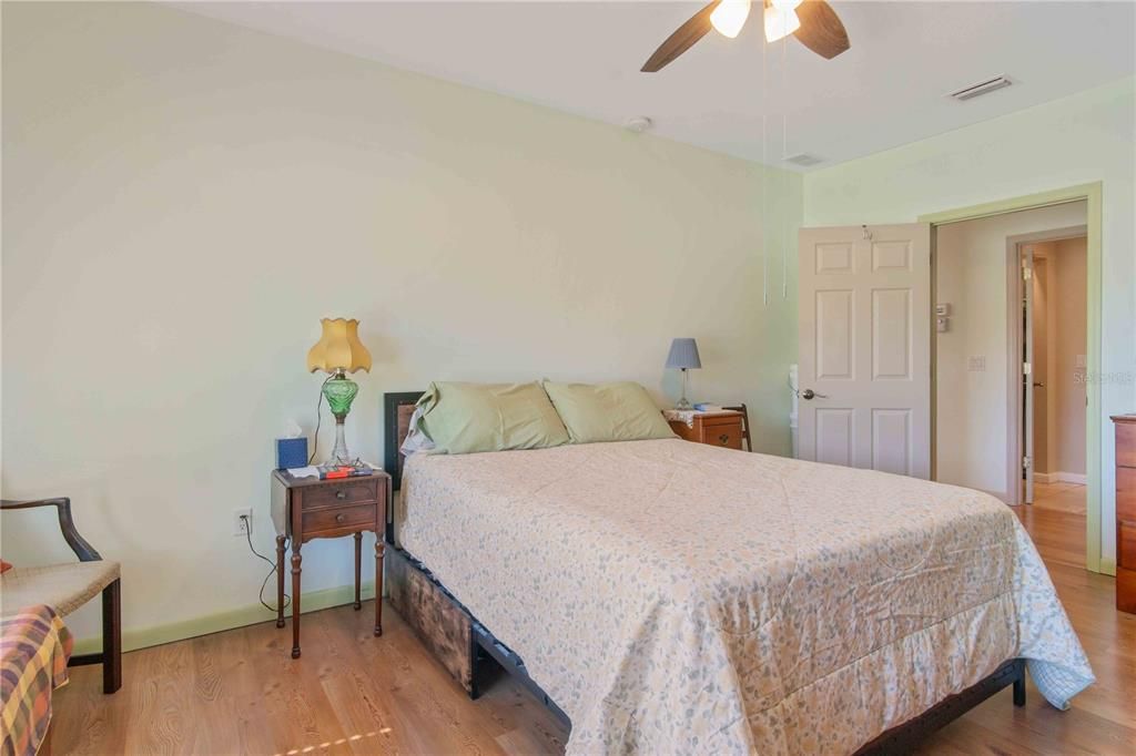 For Sale: $400,000 (3 beds, 1 baths, 1485 Square Feet)