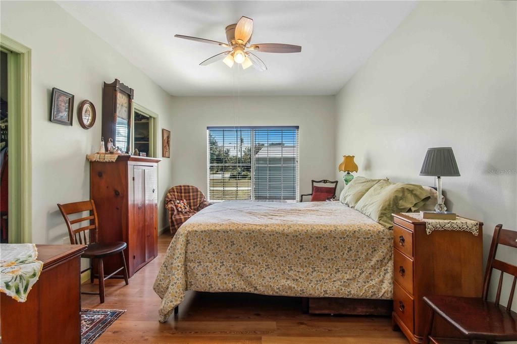 For Sale: $400,000 (3 beds, 1 baths, 1485 Square Feet)