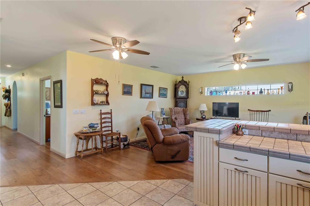 For Sale: $400,000 (3 beds, 1 baths, 1485 Square Feet)