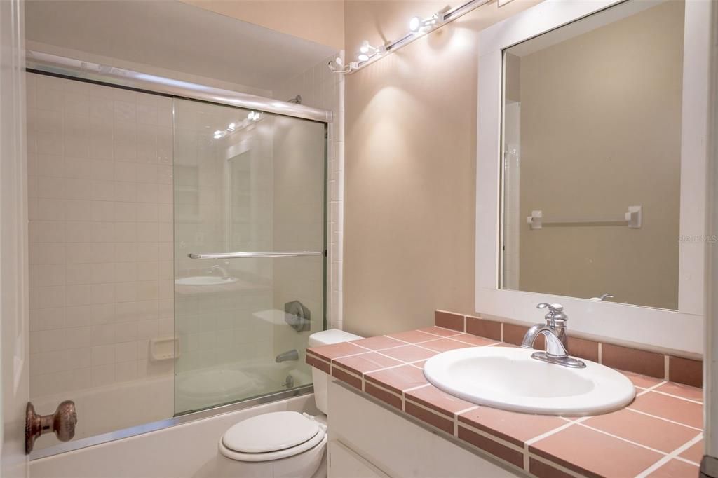 En Venta: $185,000 (2 camas, 2 baños, 1200 Pies cuadrados)