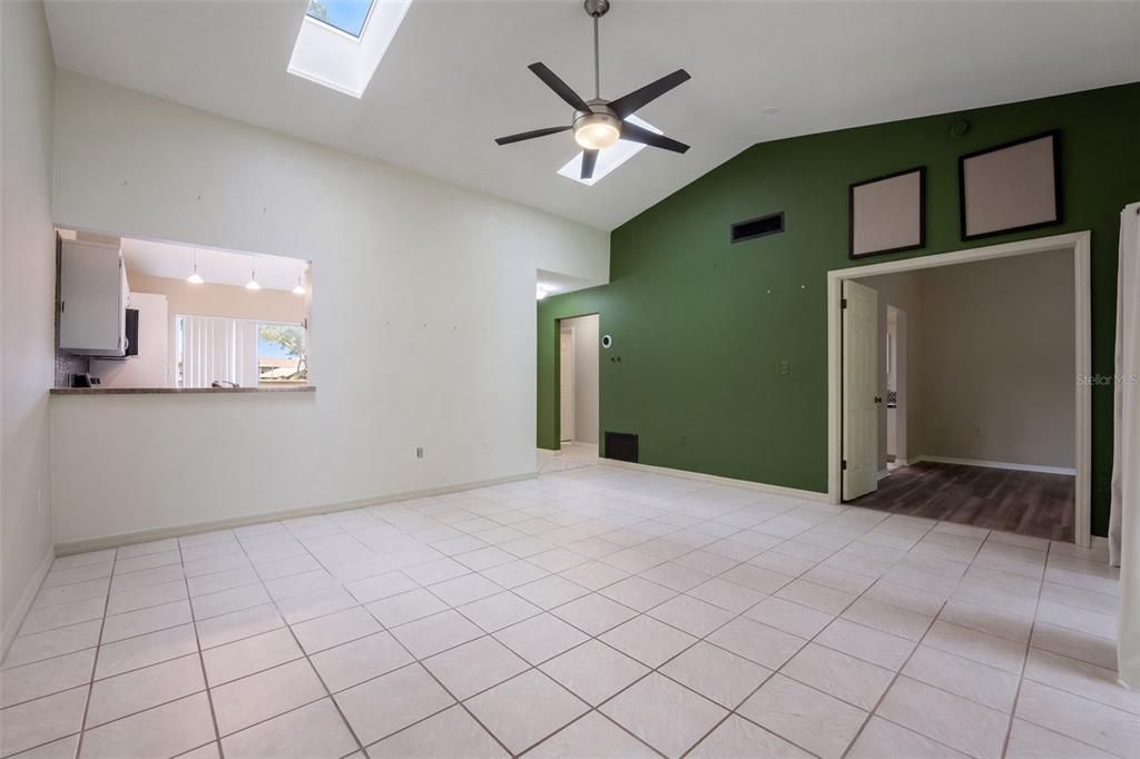 En Venta: $185,000 (2 camas, 2 baños, 1200 Pies cuadrados)