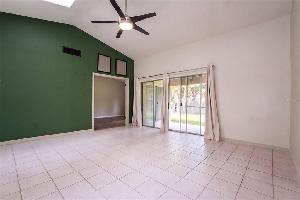 En Venta: $185,000 (2 camas, 2 baños, 1200 Pies cuadrados)