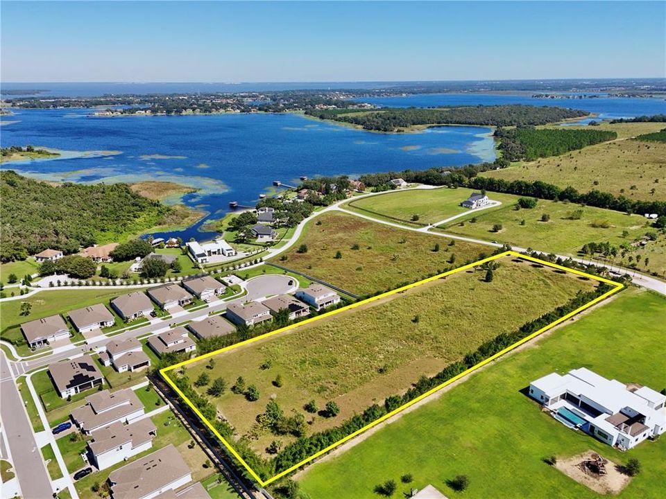En Venta: $1,555,000 (5.45 acres)