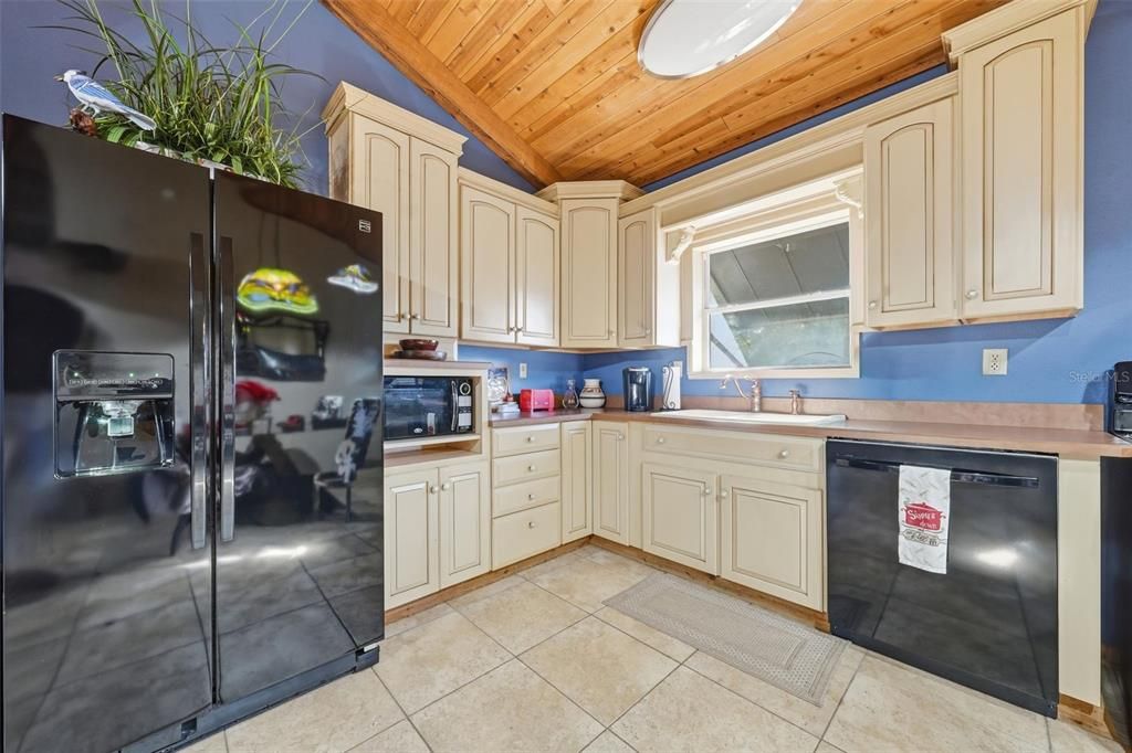 En Venta: $7,500,000 (4 camas, 2 baños, 7272 Pies cuadrados)