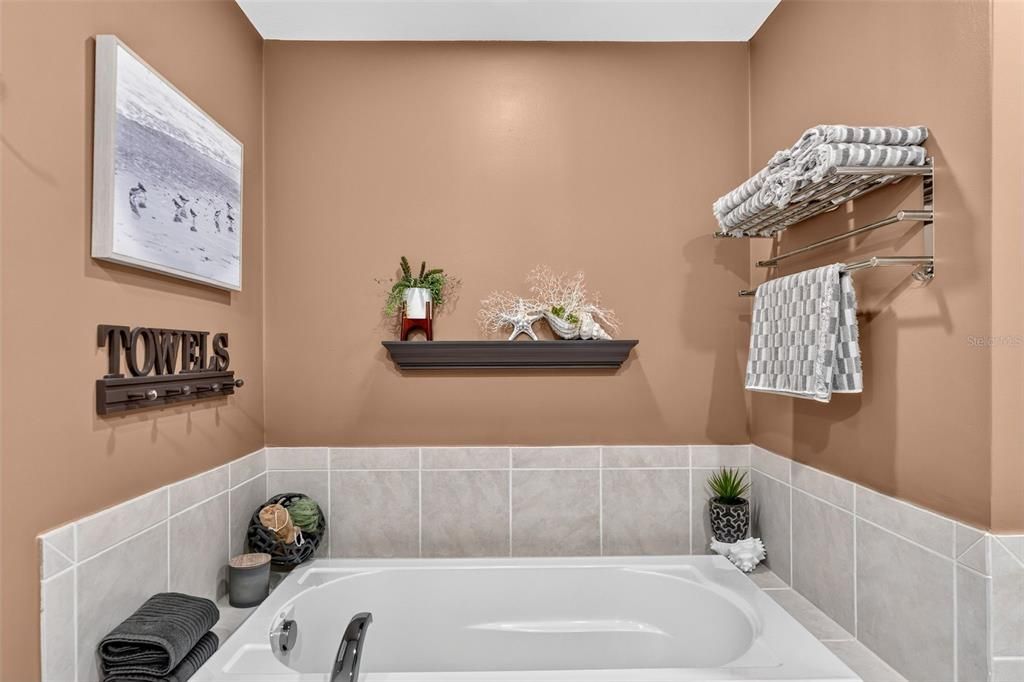 For Rent: $7,500 (2 beds, 2 baths, 1735 Square Feet)