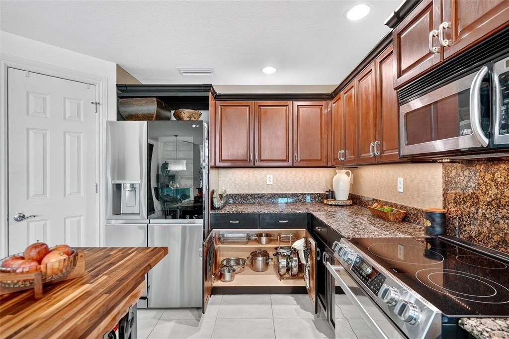 For Rent: $7,500 (2 beds, 2 baths, 1735 Square Feet)