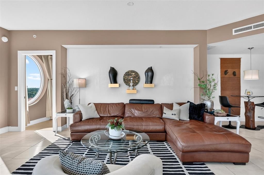 For Rent: $7,500 (2 beds, 2 baths, 1735 Square Feet)