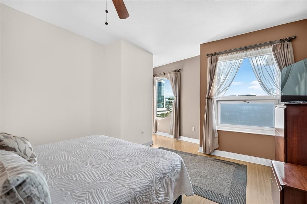 For Rent: $7,500 (2 beds, 2 baths, 1735 Square Feet)