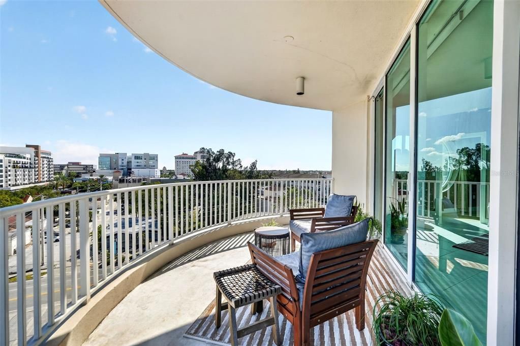 For Rent: $7,500 (2 beds, 2 baths, 1735 Square Feet)
