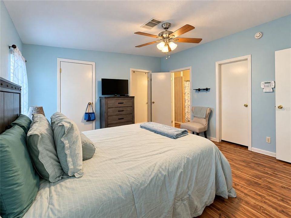 En Venta: $199,900 (3 camas, 2 baños, 1350 Pies cuadrados)