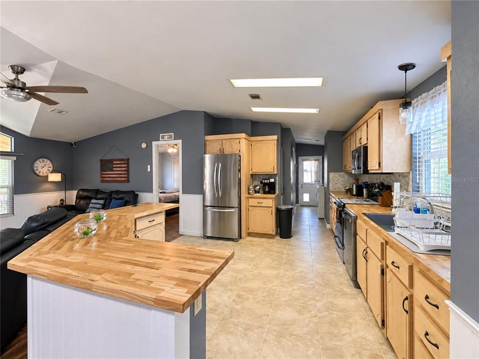 En Venta: $199,900 (3 camas, 2 baños, 1350 Pies cuadrados)