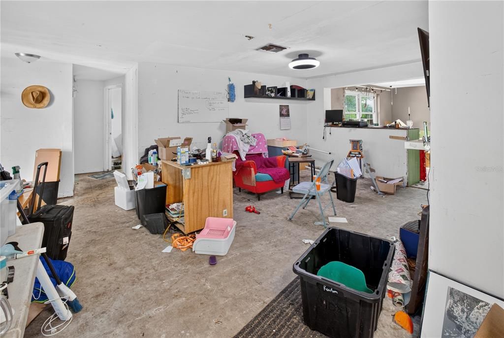 For Sale: $185,000 (2 beds, 2 baths, 1249 Square Feet)
