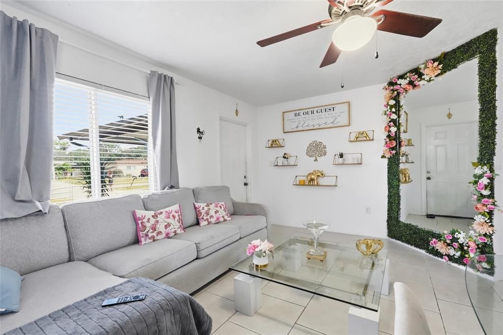 Activo con contrato: $349,900 (5 camas, 0 baños, 1980 Pies cuadrados)