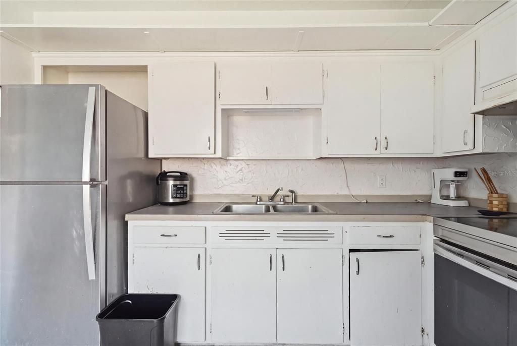 Activo con contrato: $349,900 (5 camas, 0 baños, 1980 Pies cuadrados)