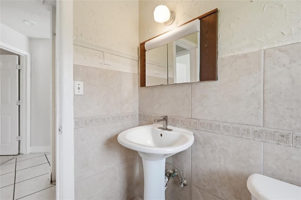 Activo con contrato: $349,900 (5 camas, 0 baños, 1980 Pies cuadrados)