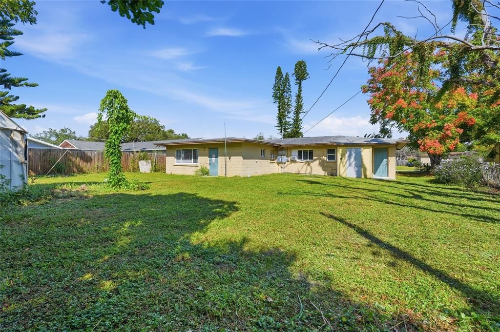 Activo con contrato: $349,900 (5 camas, 0 baños, 1980 Pies cuadrados)