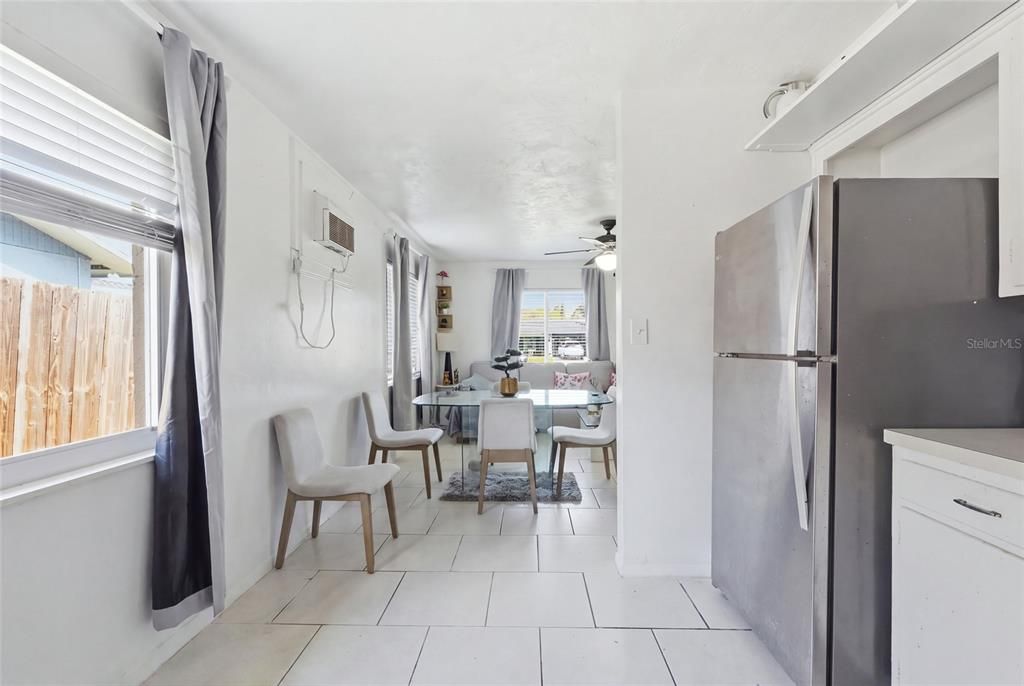 Activo con contrato: $349,900 (5 camas, 0 baños, 1980 Pies cuadrados)