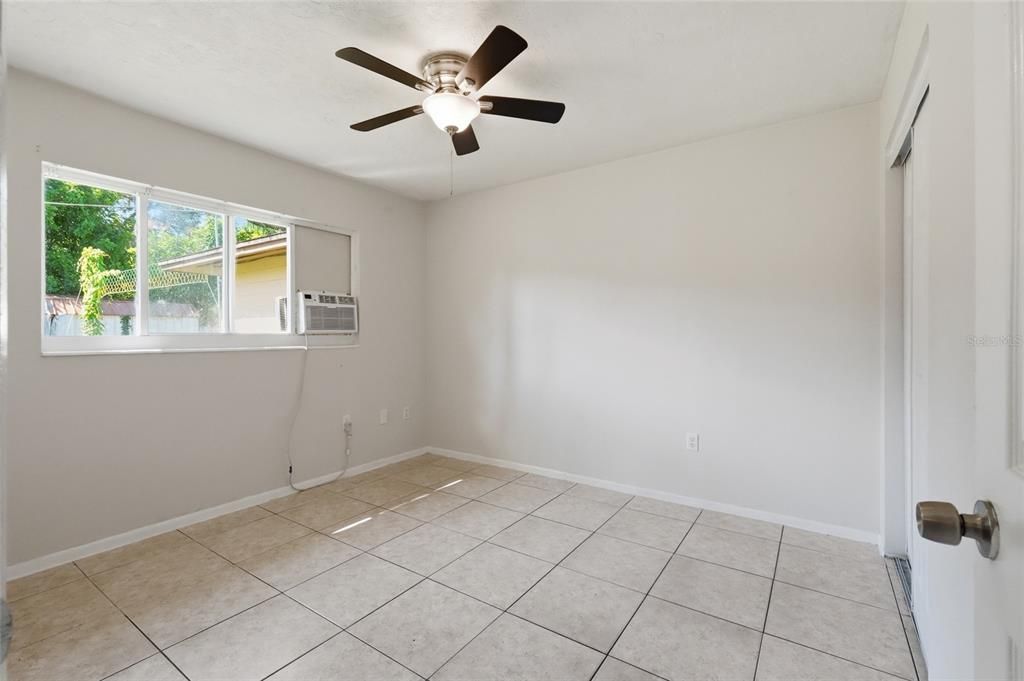 Activo con contrato: $349,900 (5 camas, 0 baños, 1980 Pies cuadrados)