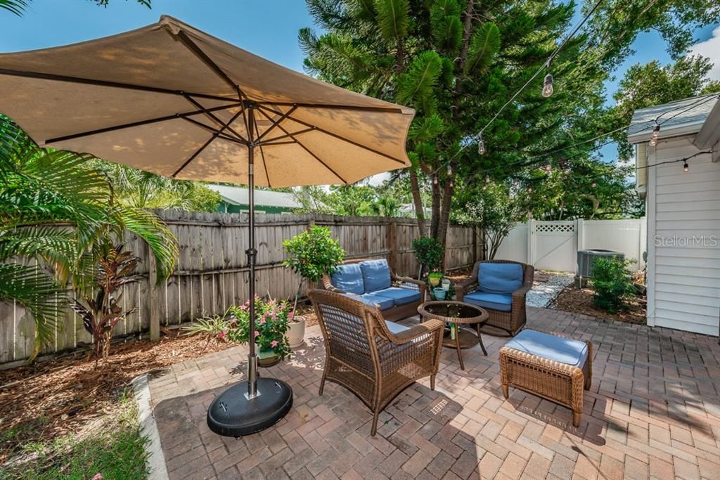 For Rent: $3,250 (3 beds, 2 baths, 1297 Square Feet)